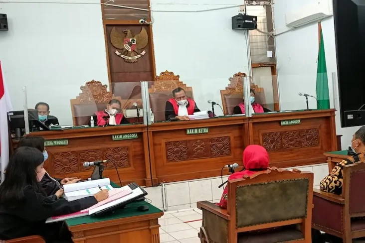 Tak Fokus Jalani Sidang...