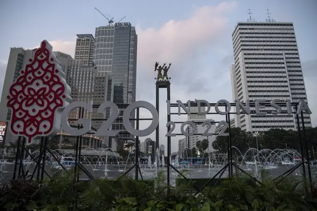 Menteri Keuangan dan...