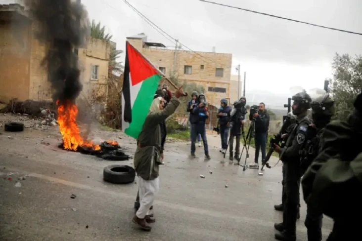 Pasukan Israel Tembak...
