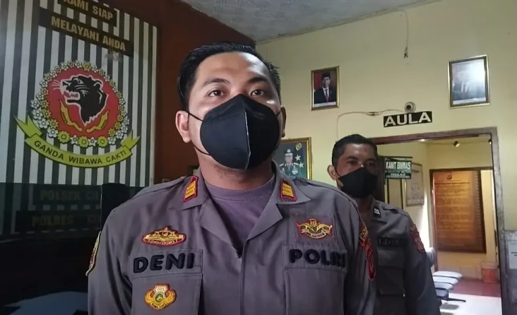 Polisi Buru Pelaku Penusukan...