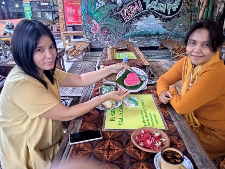 Sambut Hari Kasih Sayang,...