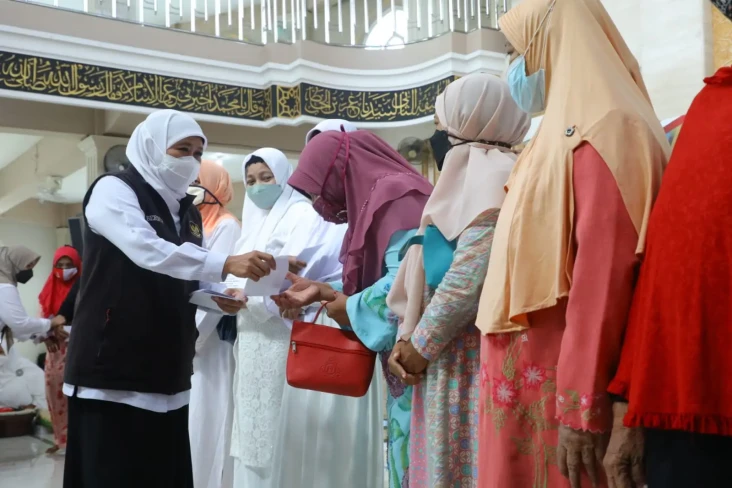 Gubernur Khofifah Minta...