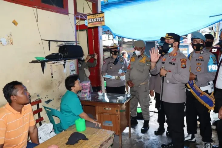 Kunjungi Pasar Horas,...