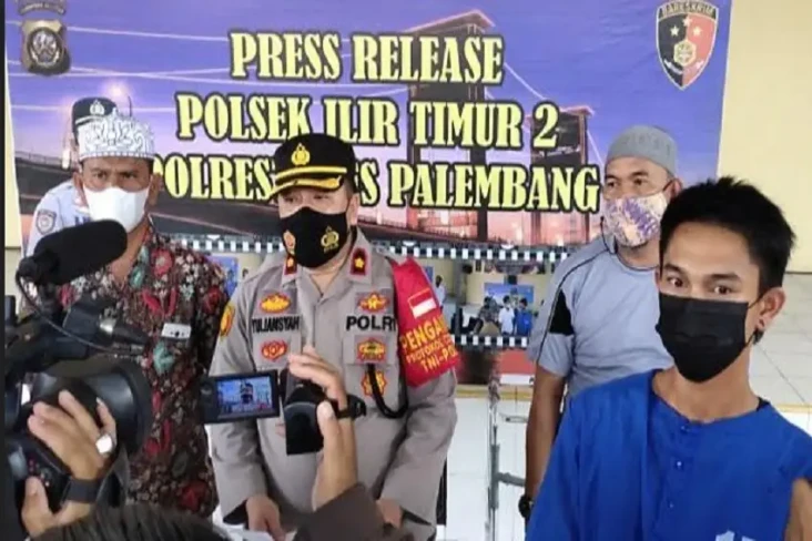 Ngaku Mabuk Miras, Pemuda...