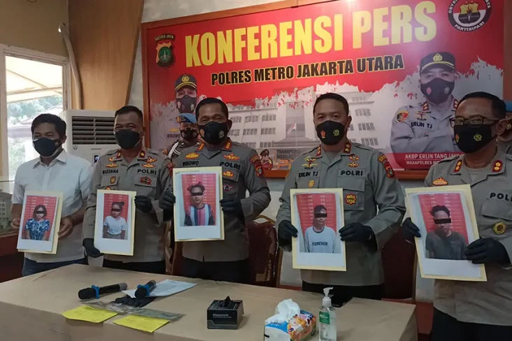 Polisi Gulung 5 Remaja...