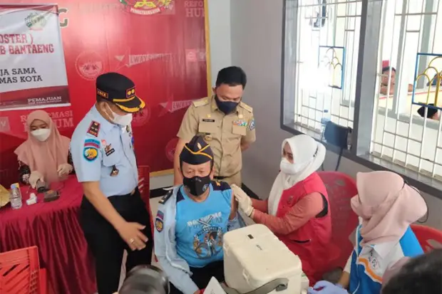 Bupati Ilham Azikin...