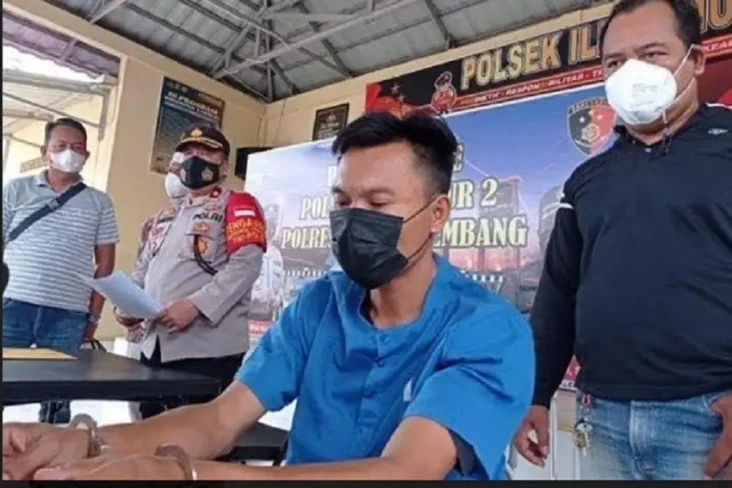 Terdesak Kebutuhan,...