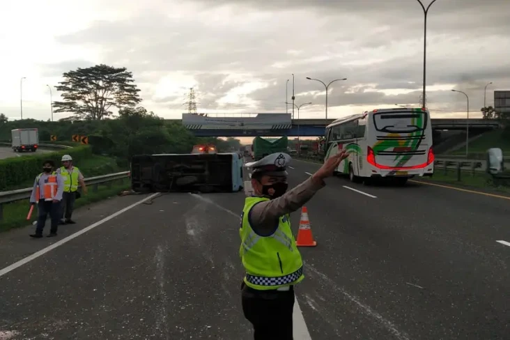 Pecah Ban, Mikrolet...