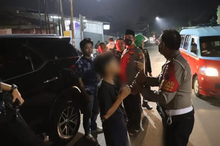 Puluhan Remaja Kepergok...