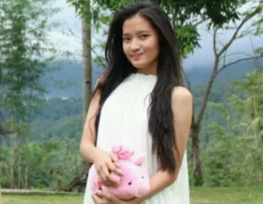 Tak Kalah Cantik, Kembaran...