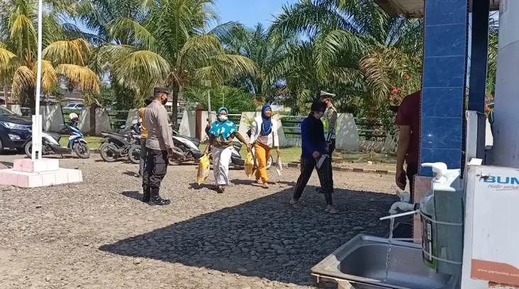 Keluarga Tahanan Tewas...