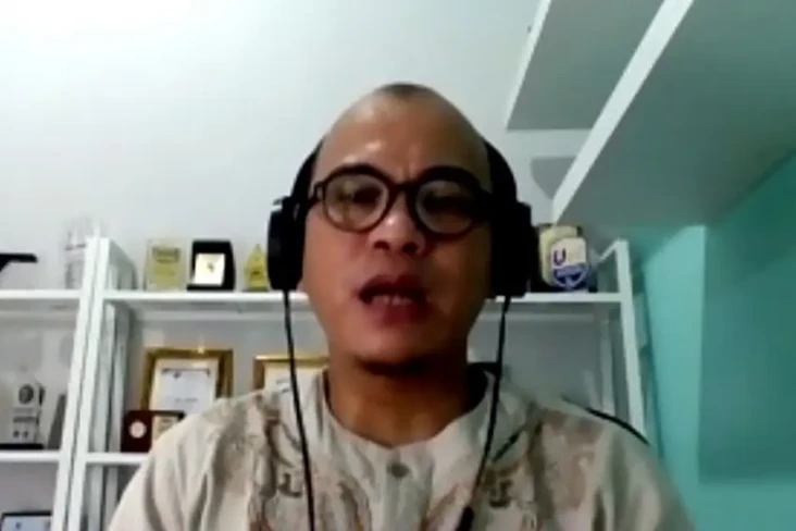 Dinamika Politik Cair,...
