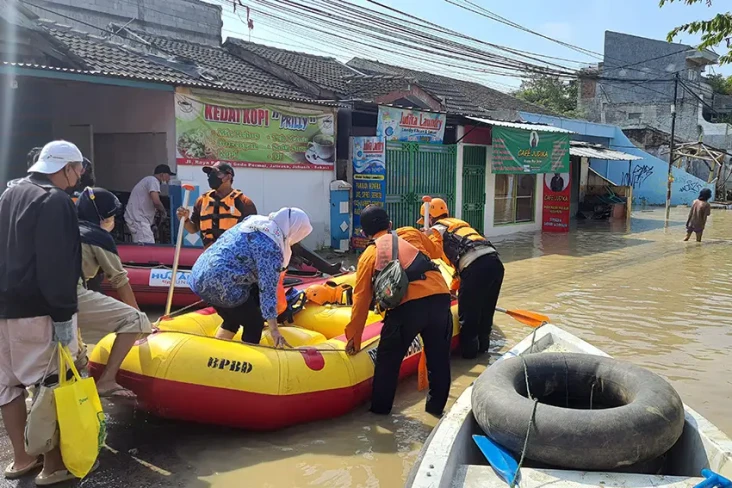 Banjir Rendam Pondok...