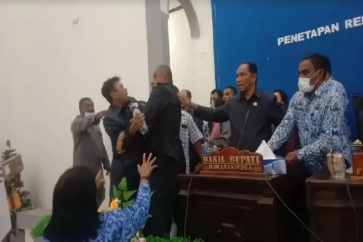 Parah! Bupati Sikka...