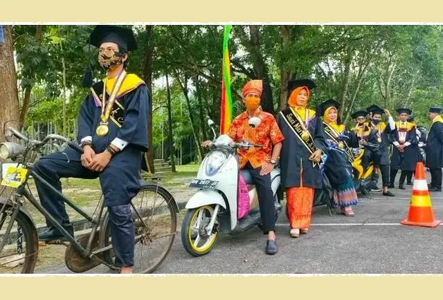 Wisuda Drive Thru UNG,...