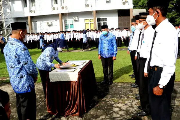 Bupati Indah Kukuhkan...