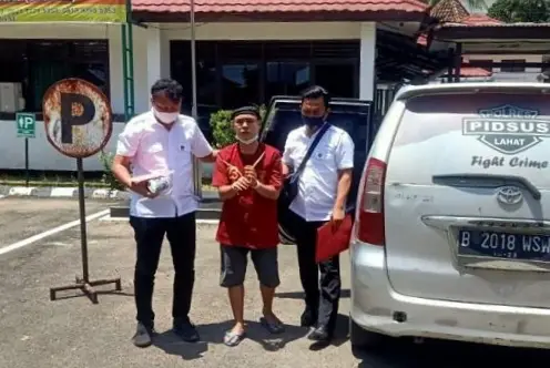 Rekam dan Sebar Video...