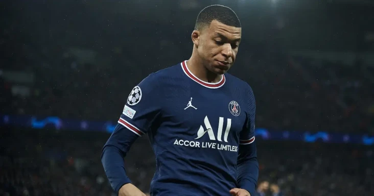 PSG Ajukan Kylian Mbappe...