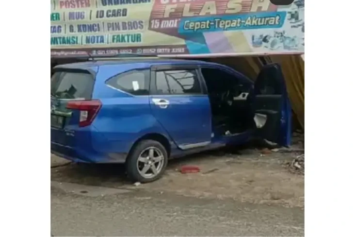 Hilang Kendali, Minibus...