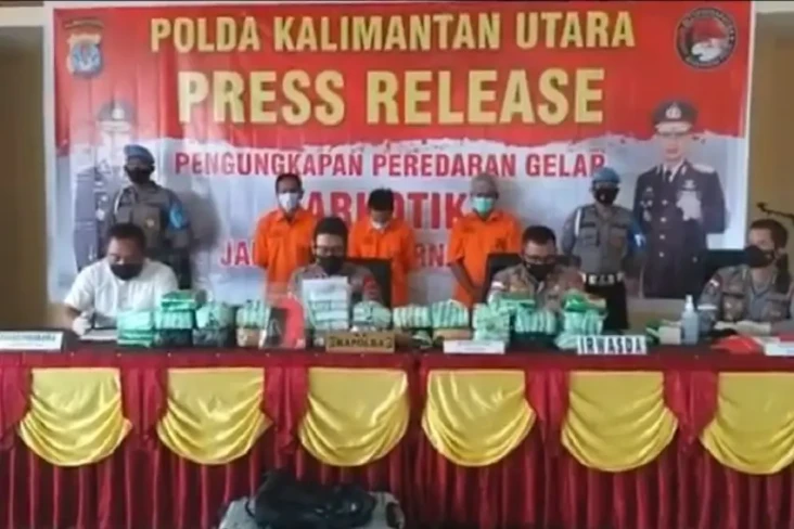 2 WNA Malaysia Tak Berkutik...