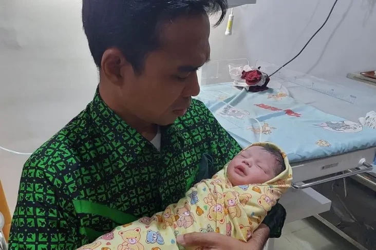 Ustaz Abdul Somad Dianugerahi...