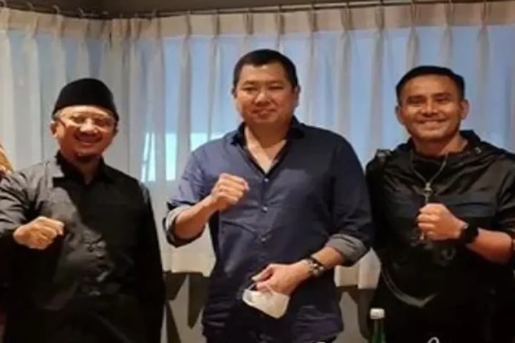 Makan Siang Bersama...