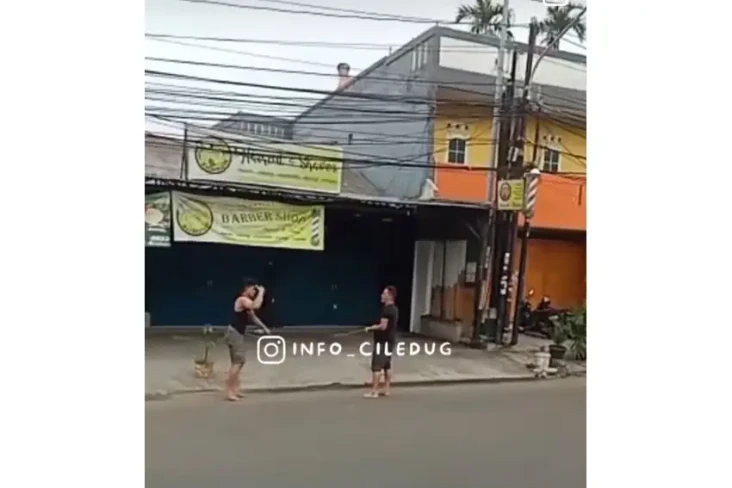 Ribut Bawa Senjata Tajam,...
