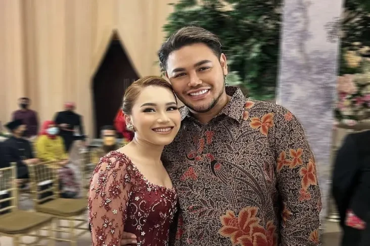 Ivan Gunawan Dampingi...
