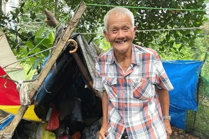 Singapura Geger, Seorang...