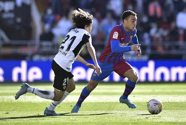 Barcelona Hancurkan...