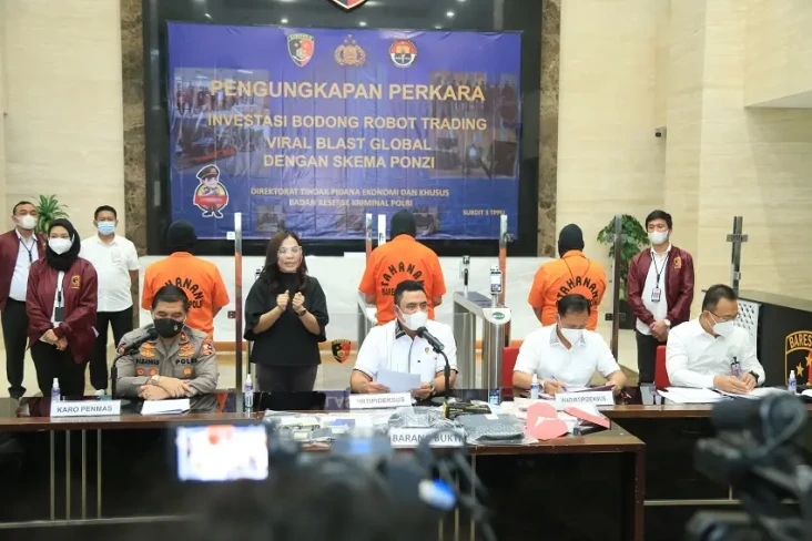 Bareskrim Tangkap 3...