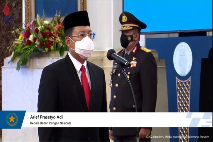 Presiden Jokowi Lantik...