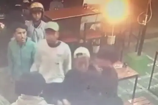 Viral Penyerangan Gerombolan...