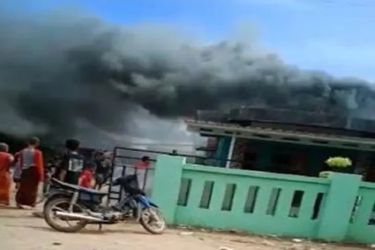 Ponpes di Karawang Terbakar,...