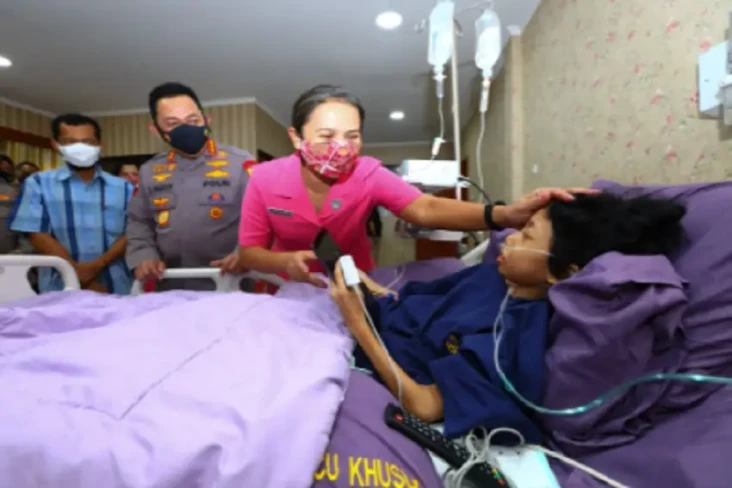 Terkesan Dijenguk Kapolri,...