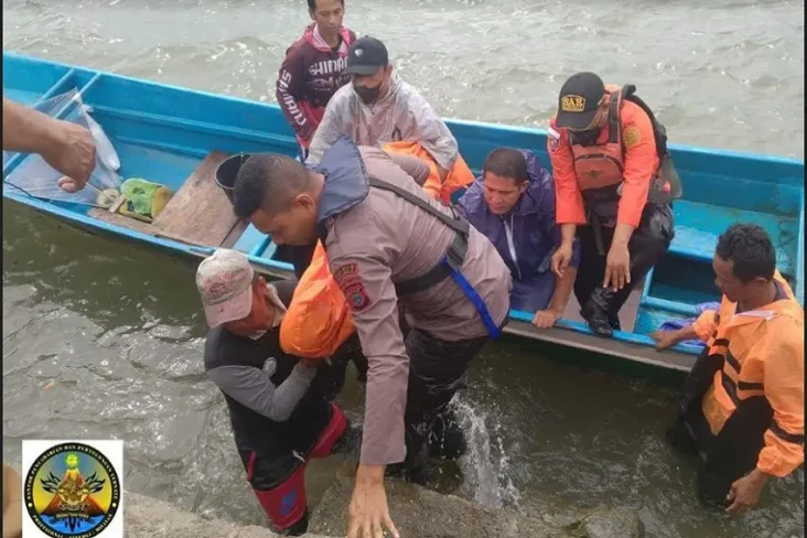 Tragedi Longboat Terbalik...