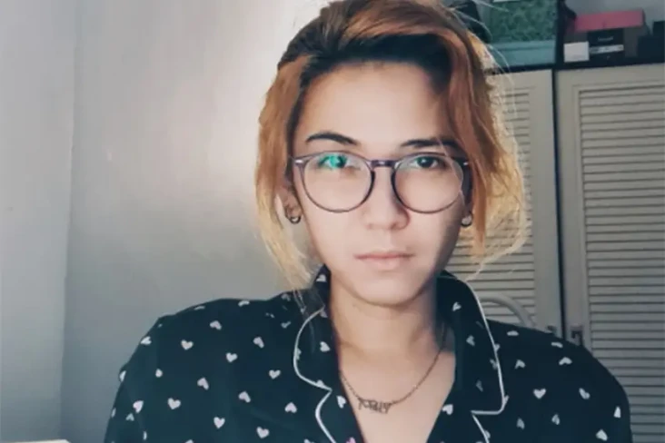 Dinda Kanya Dewi Berduka,...