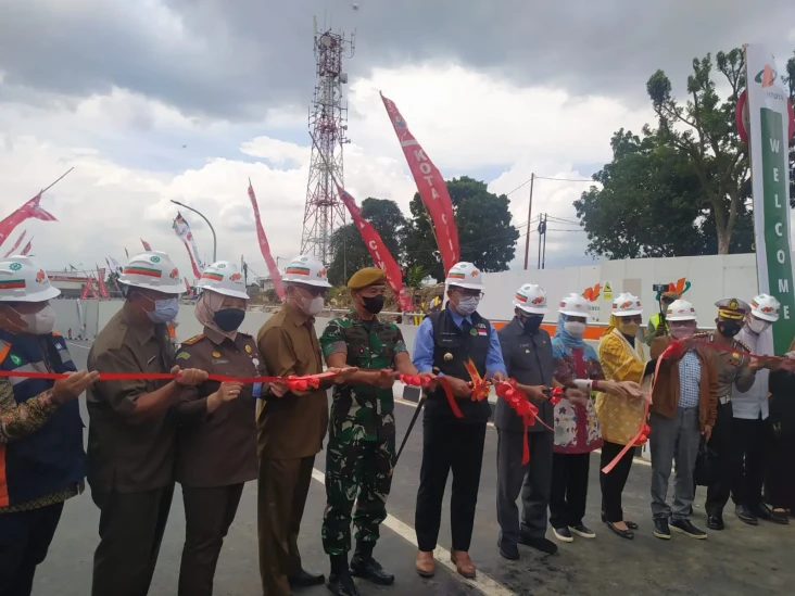 Resmikan Underpass Pertama...
