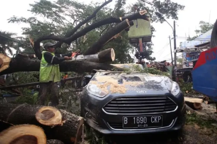 Nyalakan Tanda Bahaya,...
