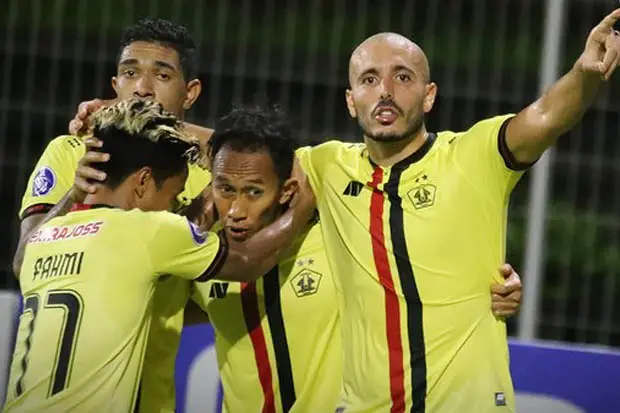 Hasil Liga 1 2021/2022:...