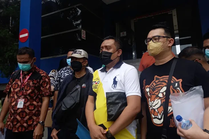 Puluhan Korban Robot...