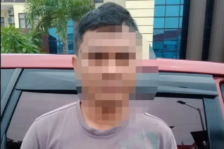 Perkosa Anak di Bawah...