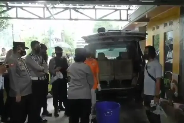 Pembunuhan Ibu dan Anak...