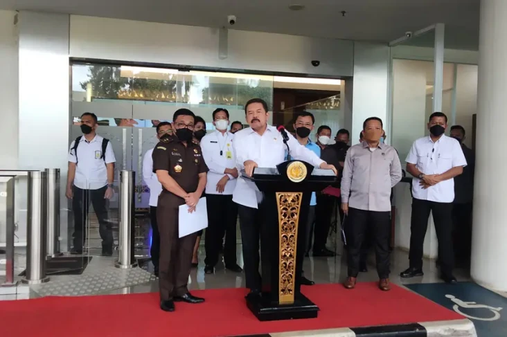 Kejagung Tetapkan 2...