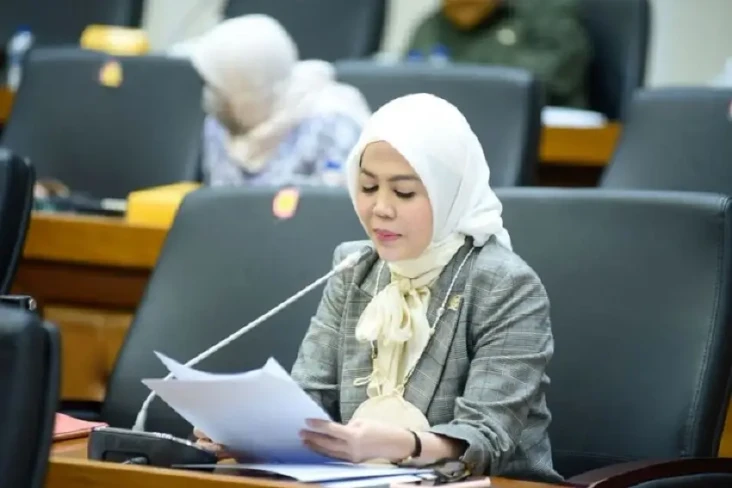 Korban Binomo Rugi Miliaran,...