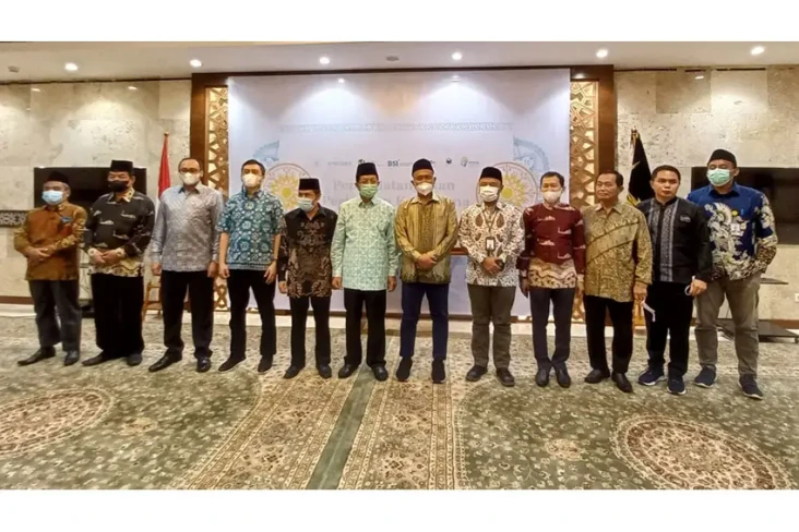 Bangun Halal Tourism,...
