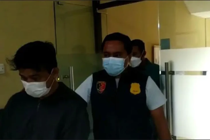 Ribut di Lapangan, Pemain...