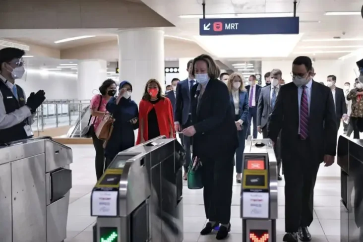 Tak Hanya MRT, Anies...