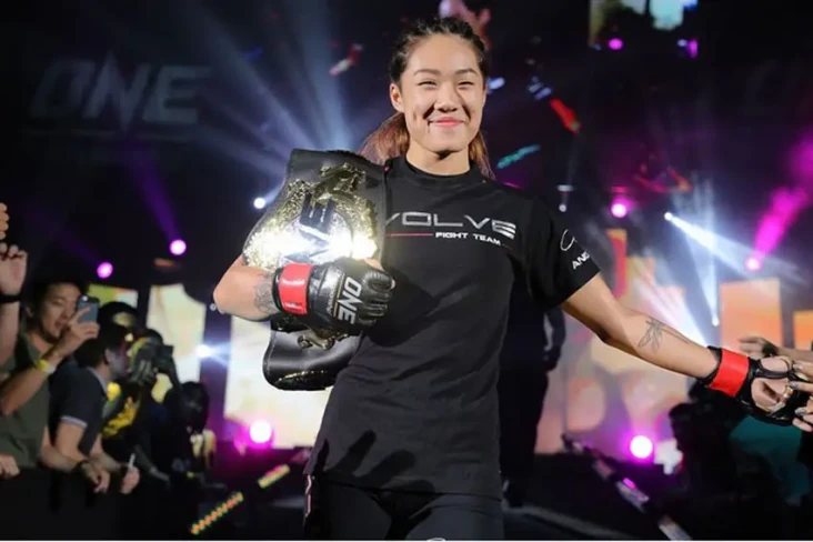 Angela Lee Manantikan...