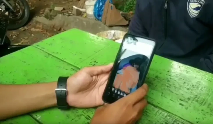 Video Cewek Cantik Tanpa...